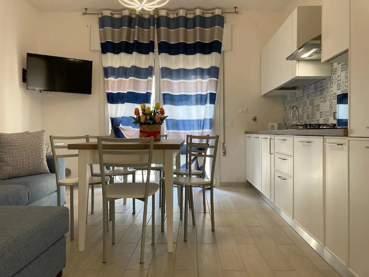 New And Bright Apartment Close To The Beach Rosolina Mare 0*,  Italie
